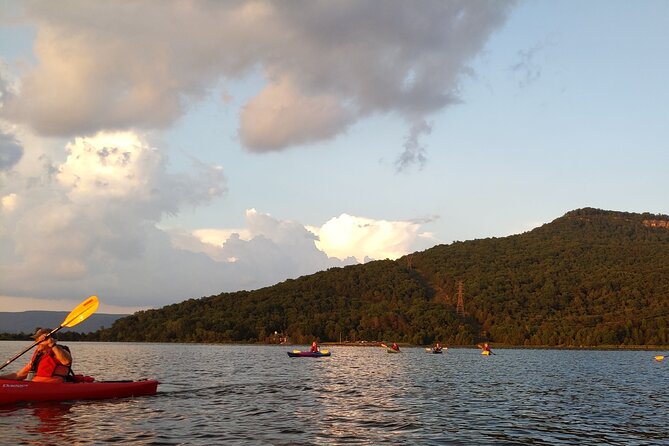 Nickajack Bat Cave Kayak Tour with Chattanooga Guided Adventures - Waiting for dusk at Nickajack Cave
