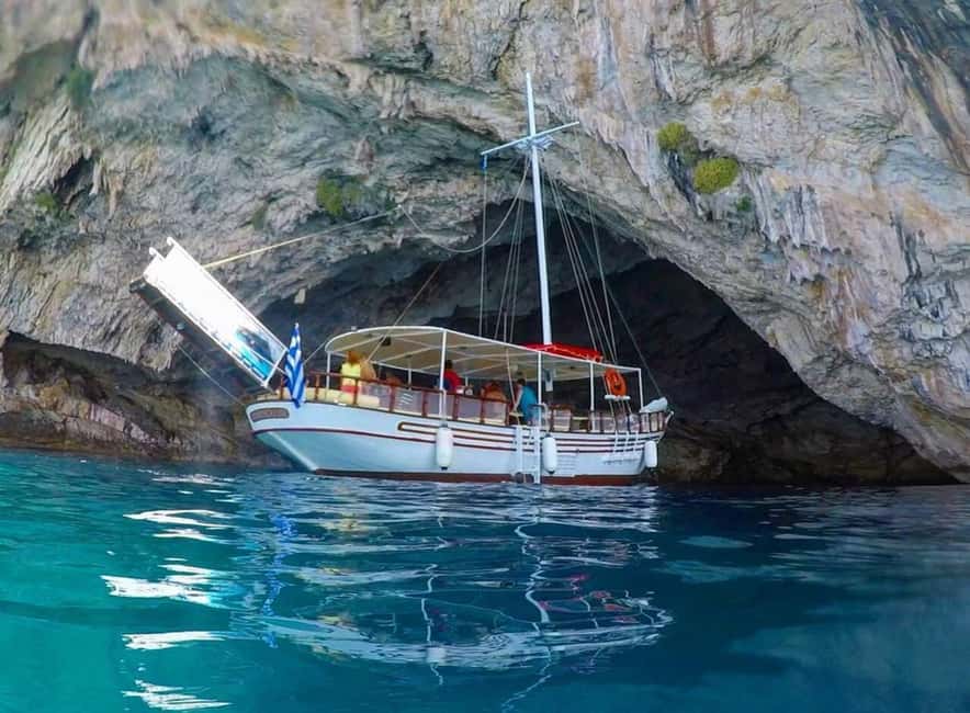 Nidri: Papanikolis Cave, Meganisi, Lakka Beach & Scorpios - A one-hour walk through Spartochori