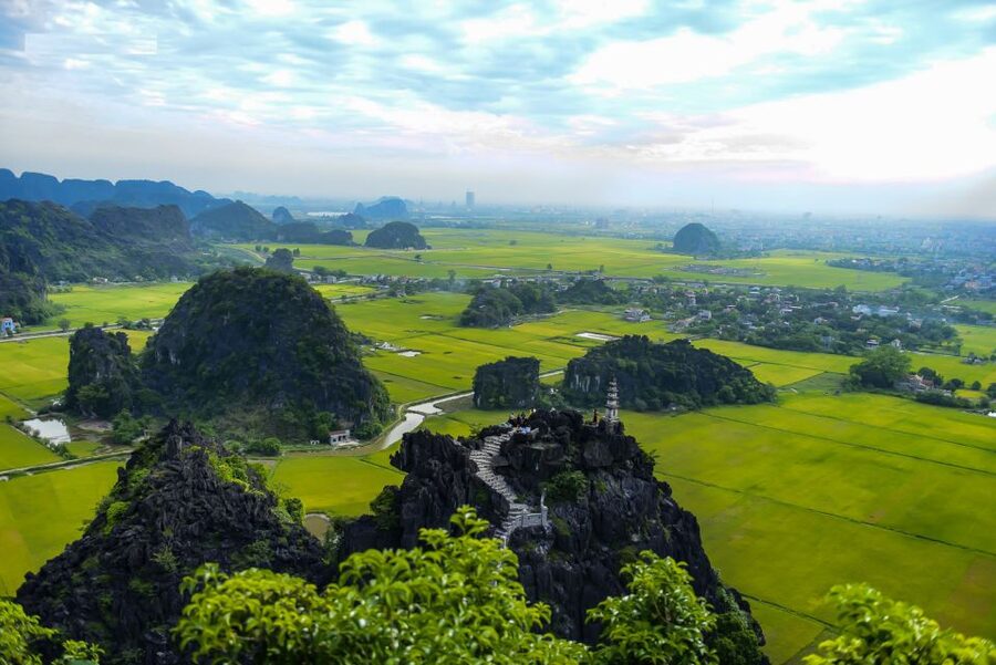 Ninh Binh Daily: Hoa Lu, Mua Cave, Tam Coc, Bike & Swimming - Who should book this Ninh Binh experience?