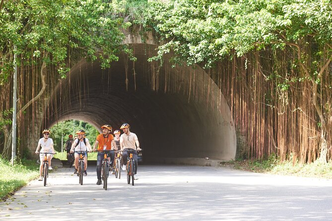 Ninh Binh Day Trip: Bai Dinh-Trang An-Mua Cave, Buffet, Boat, Bus - Should you book it?