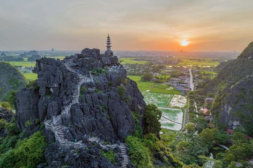 Ninh Binh E-bike Tour: Tam Coc Rural Life, Bich Dong & Dundj - Bich Dong Pagoda in the limestone cliffs