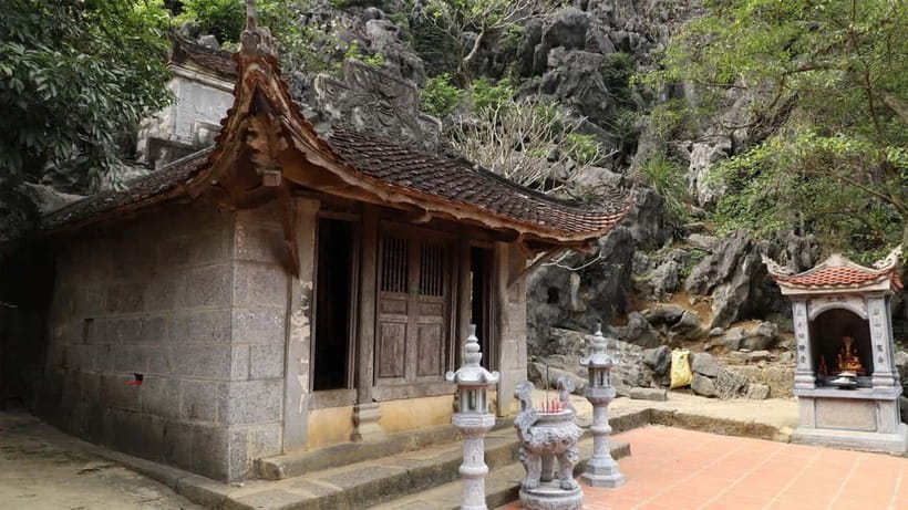 Ninh Binh E-bike Tour: Tam Coc Rural Life, Bich Dong & Dundj - Guides, group size, and comfort