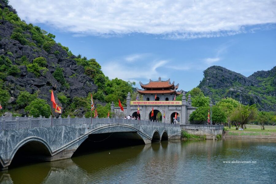 Ninh Binh: Hoa Lu, Mua Cave, and Trang An Tour and Boat Ride - Who should book this tour?