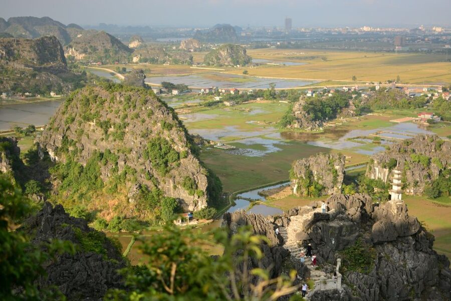 Ninh Binh: Hoa Lu, Mua Cave, and Trang An Tour and Boat Ride - Vietnamese buffet lunch: useful, not a highlight