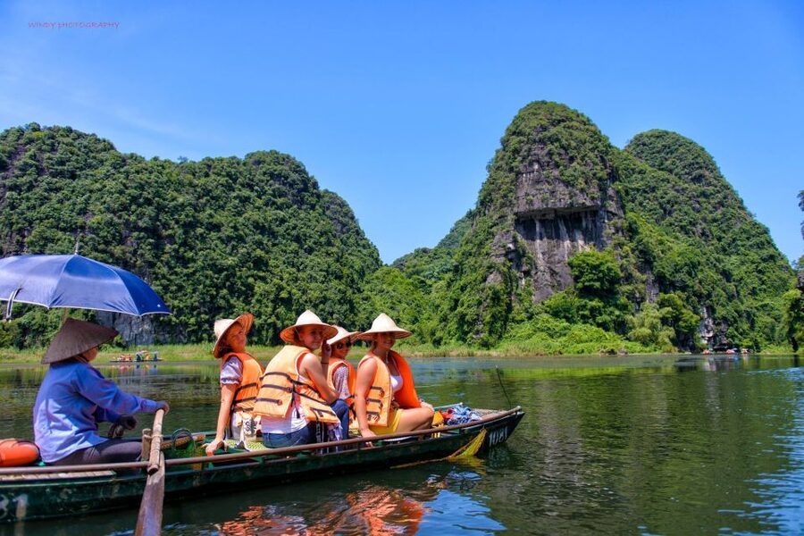 Ninh Binh: Hoa Lu, Mua Cave, and Trang An Tour and Boat Ride - The two-hour ride from Hanoi