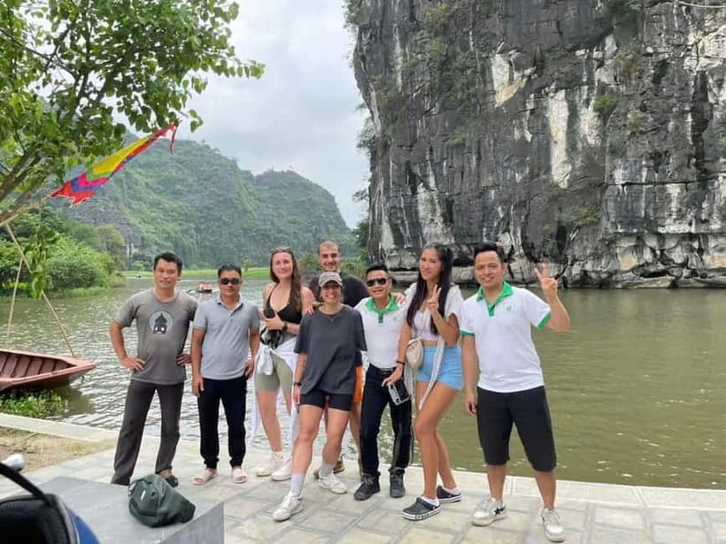 Ninh Binh Sunset Motorbike: Mua Cave, Coi Khe & Hoa Lu Town - Hoa Lu Ancient Town after the lights come on