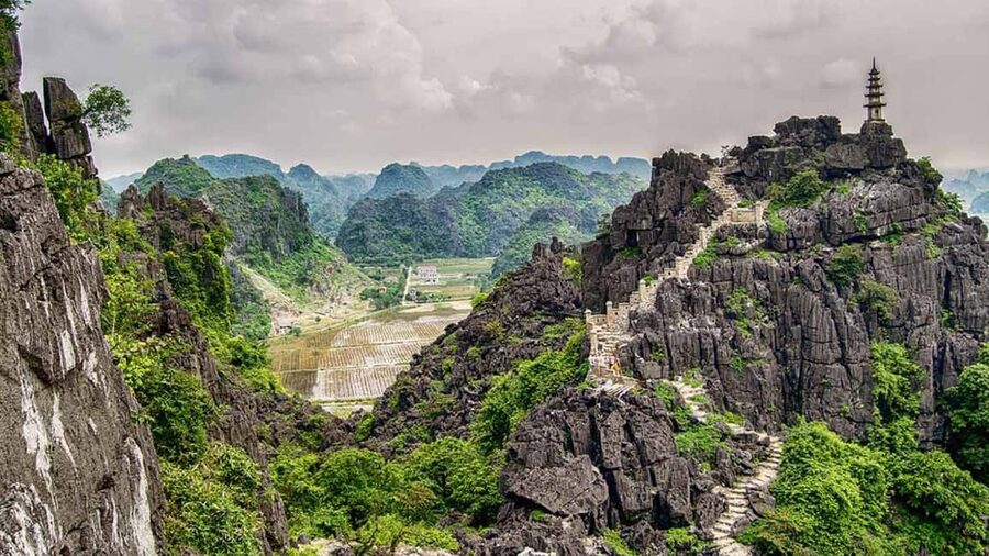 Ninh Binh: Trang An Boat Ride, Hoa Lu & Mua Cave Sunset - The ride back through the countryside