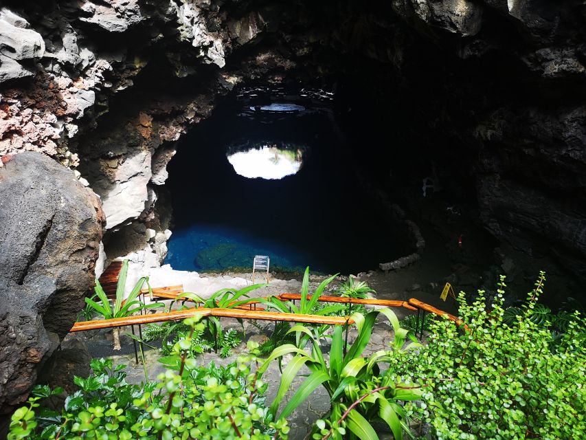 North Lanzarote: Cave, Jameos del Agua, and Viewpoint - Who should book this experience?