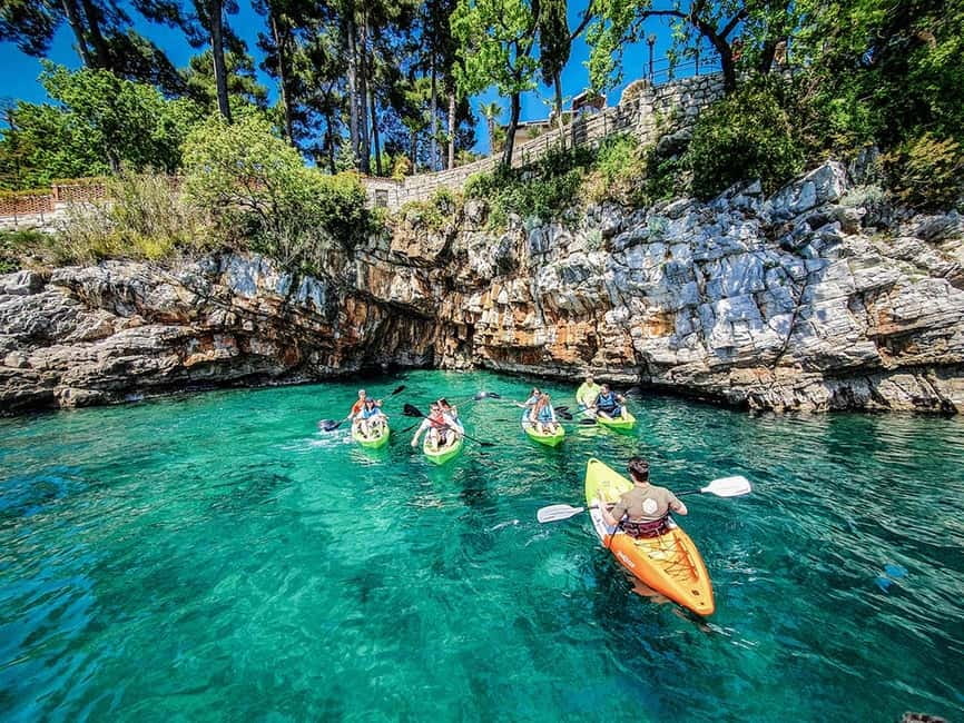 Opatija: Cliffs and caves kayak adventure - Reaching Grotta del Diavolo by kayak