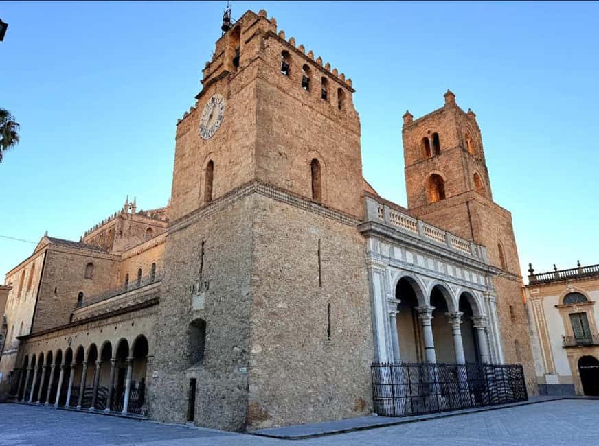 Palermo Experience: Monreale, Catacombe e Mondello con Cibo - Starting at Teatro Massimo