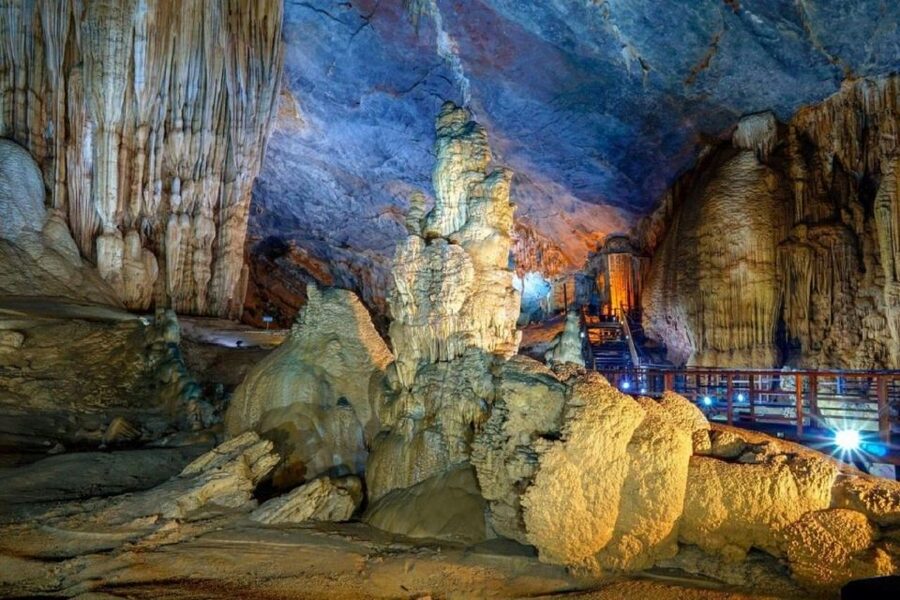Paradise Cave & Dark Cave 1 Day Trip From Dong Hoi/Phong Nha - Lunch at the Dark Cave restaurant