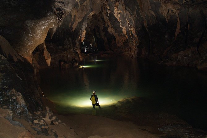 Paradise Cave & Dark Cave All-Inclusive 1-Day - Two famous caves, two very different moods