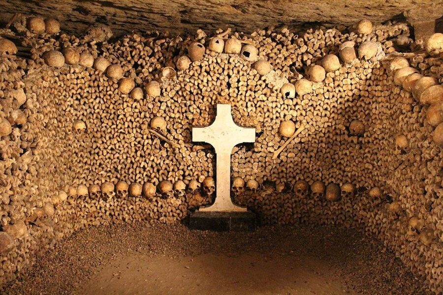 Paris: Catacombs Entry & Seine River Cruise with Audio Guide - The physical side of the Catacombs