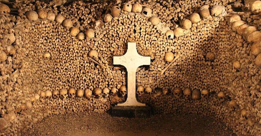 Paris: Catacombs Entry & Seine River Cruise with Audio Guide - Should you book the Catacombs and Seine cruise?