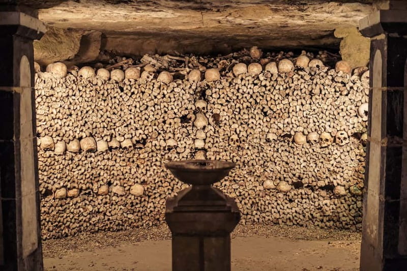Paris: Catacombs Special Access Tour - Guides who make the difference