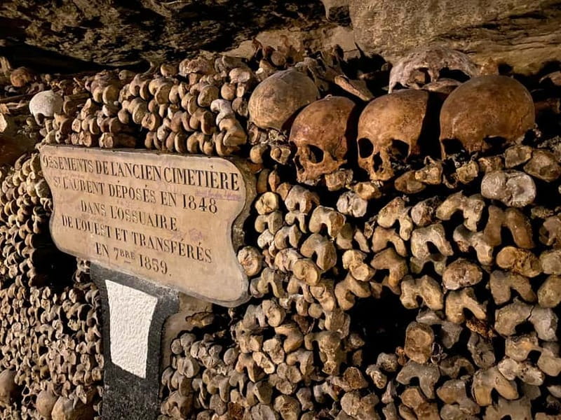 Paris: Small-Group Catacombs Tour with Skip-the-Line Entry - From limestone quarry to underground ossuary