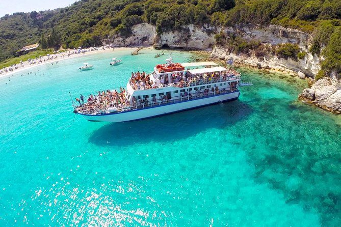 Paxos Antipaxos Blue Caves (Lakka Village) from Corfu - The boat atmosphere and available space