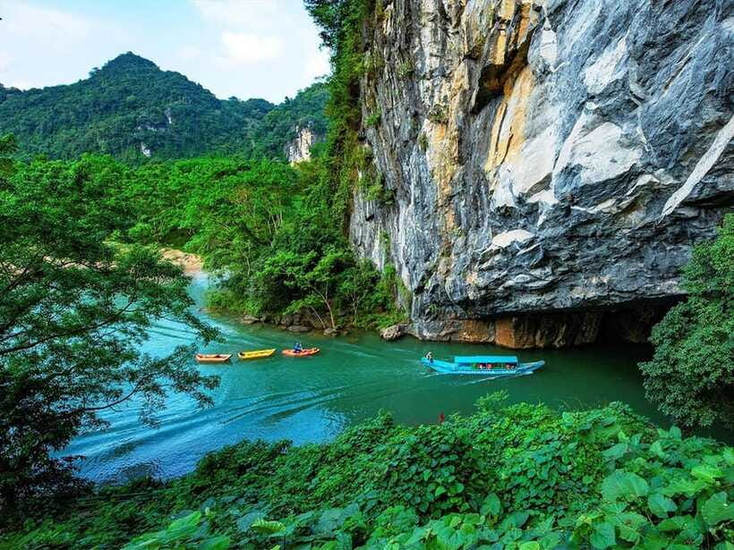 Phong Nha/Dong Hoi: Phong Nha Cave and Paradise Cave Tour - How much value do you get for $61?