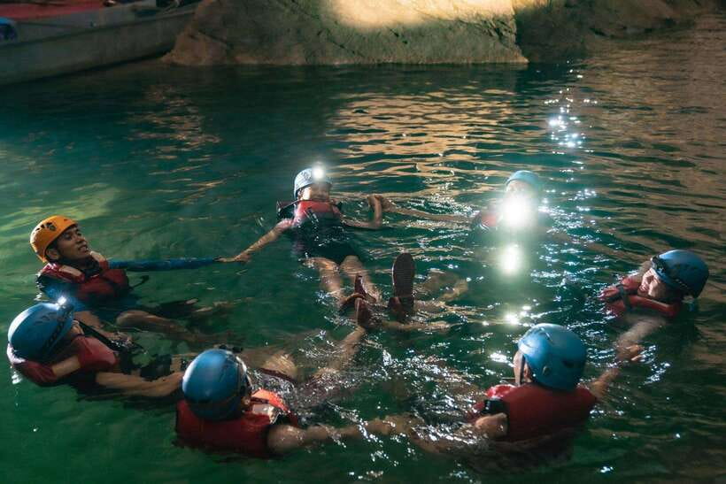 Phong Nha: Phong Nha Cave Expedition 4.5 km by Kayak - Swimming in the underground lake