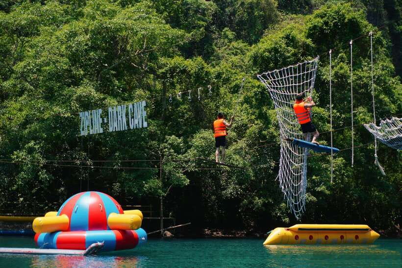 Phong Nha: Zipline Dark Cave & Paradise Cave Exploration - Guides, group atmosphere, and practical help