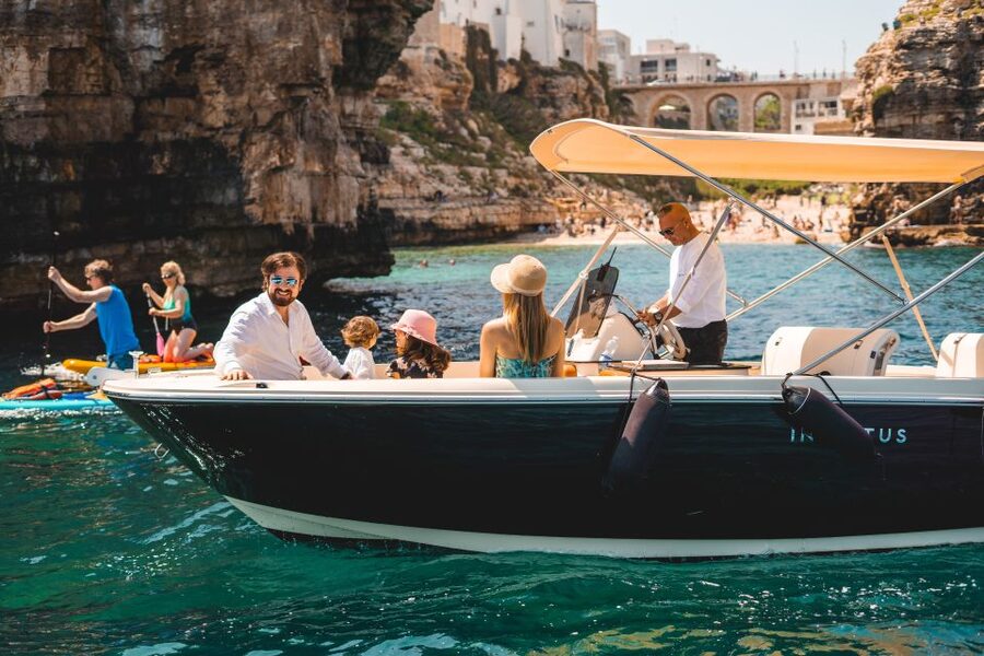 Polignano a Mare: Boat Cruise to Scenic Caves with Prosecco - The first run along the coast