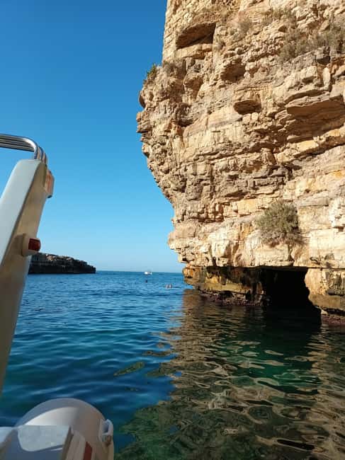 Polignano a Mare: Boat Tour in the Caves with Aperitif - Cala Paguro and the first coastal views