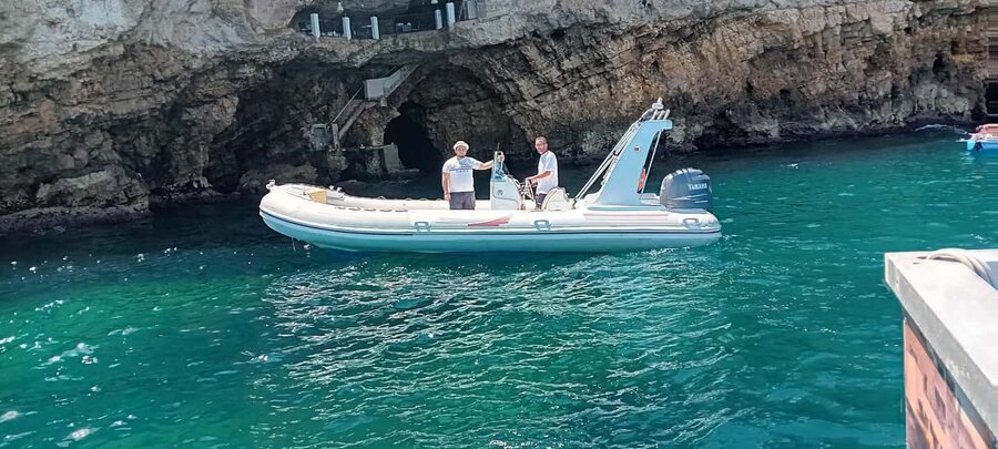 Polignano a Mare: Boat Tour in the Caves with Aperitif - Leaving Cala Ponte Marina
