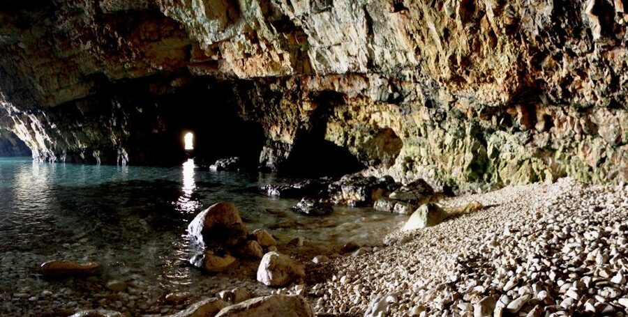 Polignano a Mare: Boat Trip, Swim & Cave with Aperitif - Grotta Palazzese and the sea caves