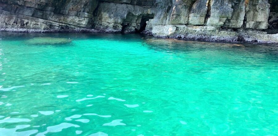 Polignano a Mare: Boat Trip, Swim & Cave with Aperitif - Prosecco, taralli, and the ride back