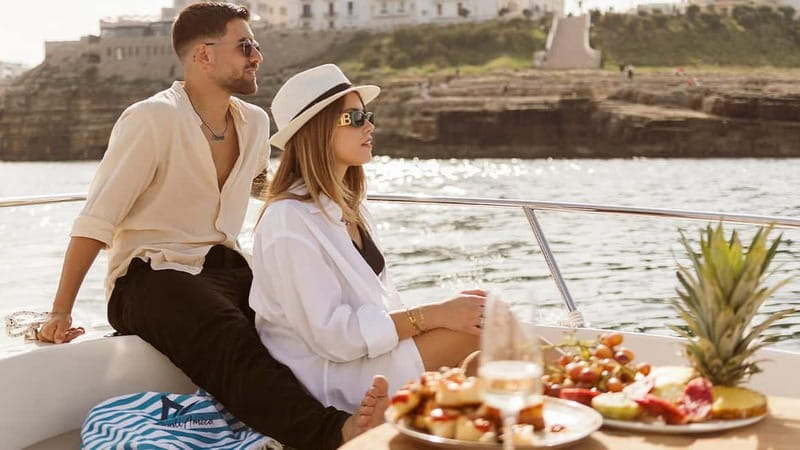 Polignano a Mare by Boat: Sea Caves & Apulian Aperitif - Grotta delle Rondinelle and the first coastal views