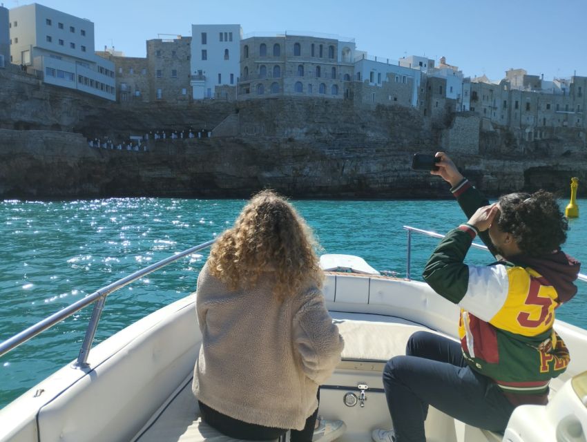 Polignano a Mare: Speedboat Cruise to Caves with Aperitif - The guides make the two hours work