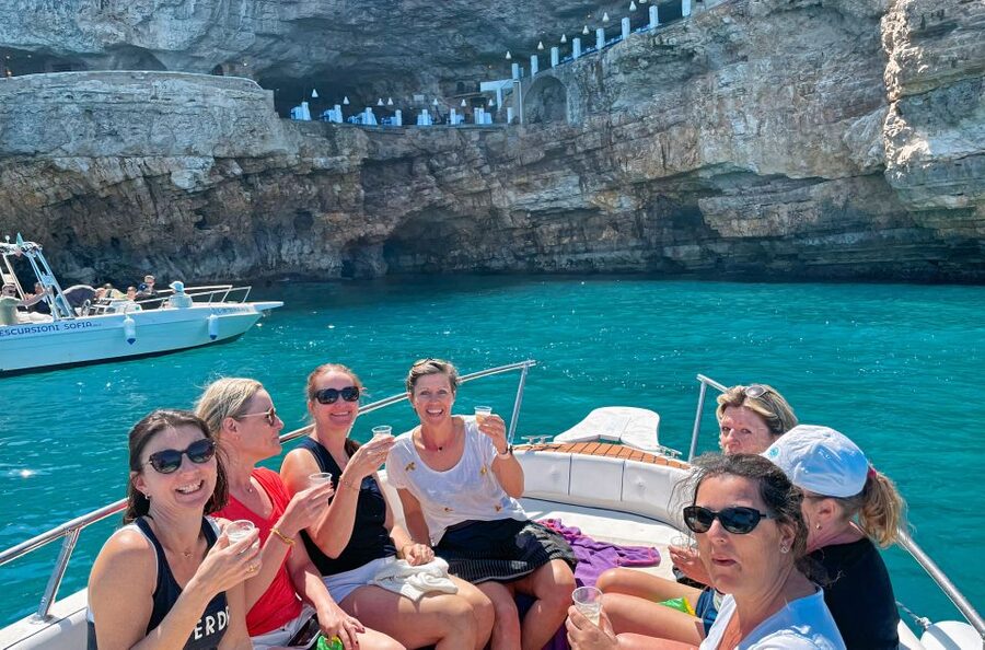 Polignano a Mare: Speedboat Cruise to Caves with Aperitif - Cala Paguro and Domenico Modugno’s monument