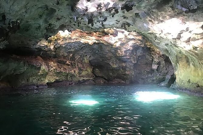 POLIGNANO BY BOAT: amazing sea caves and free drinks! - Scoglio dell’Eremita and the stories of the coast