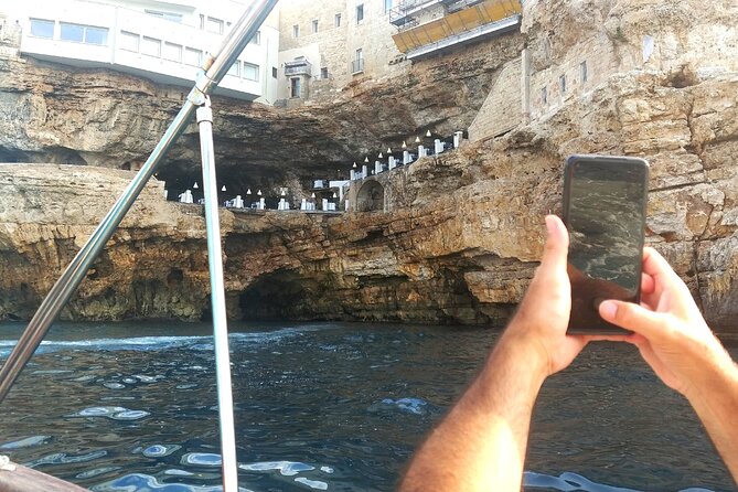 POLIGNANO BY BOAT: amazing sea caves and free drinks! - What the included drinks and snacks really mean