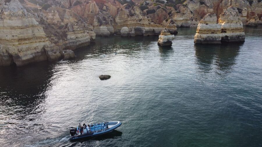 Portimão: Benagil Cave, Marinha Beach Speedboat Tour - Starting at Swell Tours in Portimão