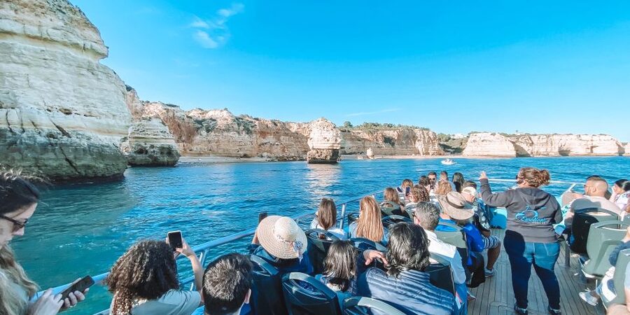 Portimão: Benagil Caves & Dolphins Watching with Biologist - Entering Algar de Benagil and nearby caves