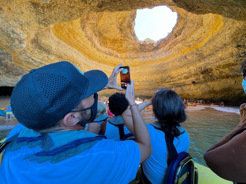 Portimão: Benagil Grottoes Boat Cruise - Meeting at the Portimão Waterfront
