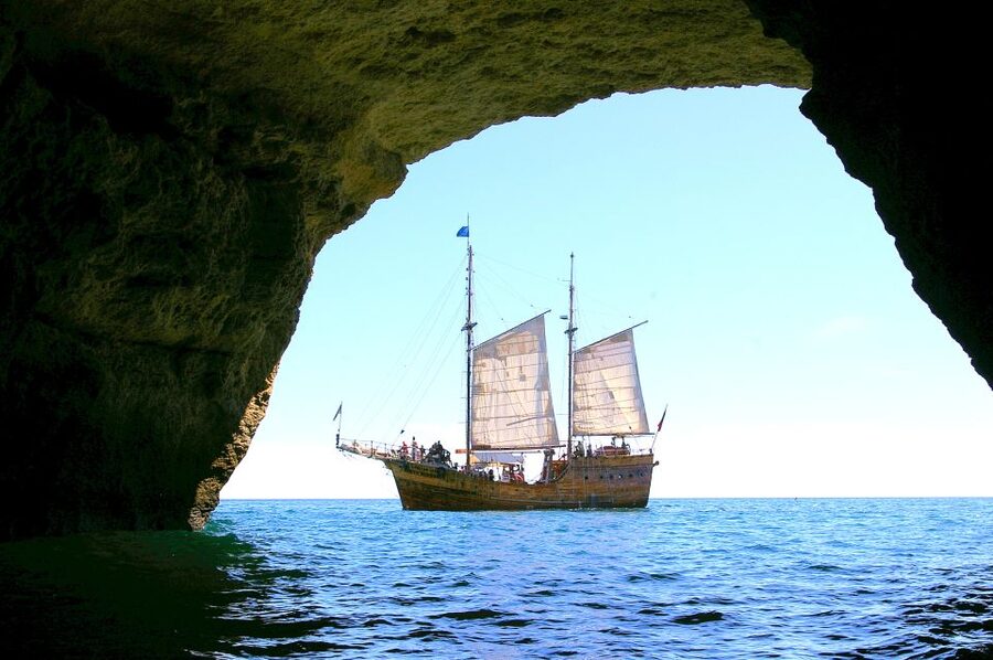Portimão: Pirate Ship Cave Cruise - Setting Sail from the Vasco da Gama Pier