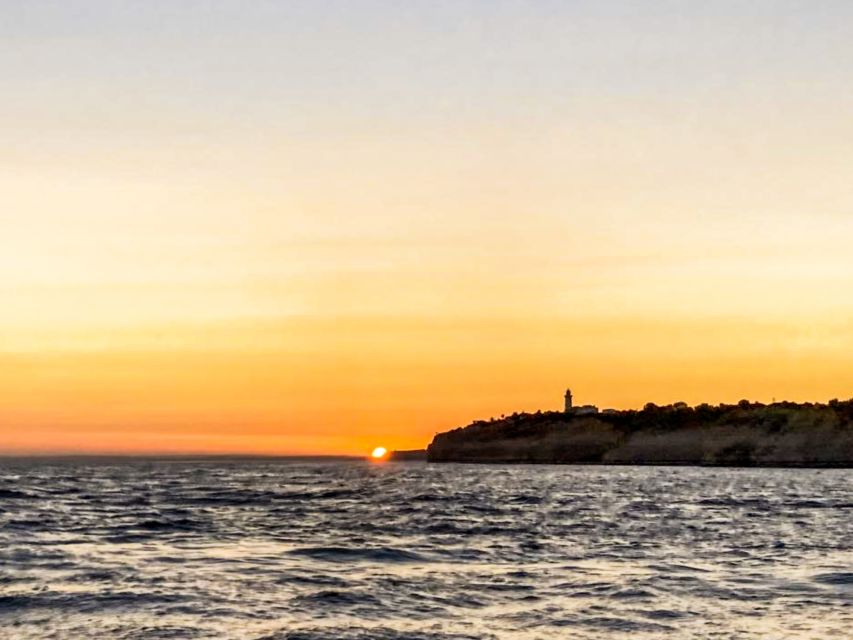 Portimão: Sunset Cruise to Benagil Cave - Alfanzina Lighthouse and the return at sunset