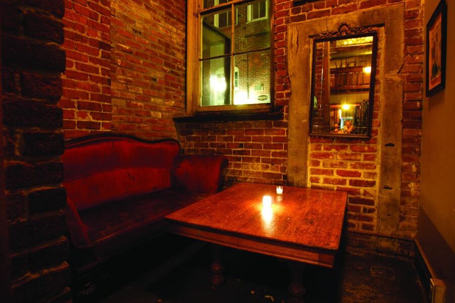 Portland: Underground Shanghai Tunnel Tour with Beer Tasting - The beer tasting and full pint