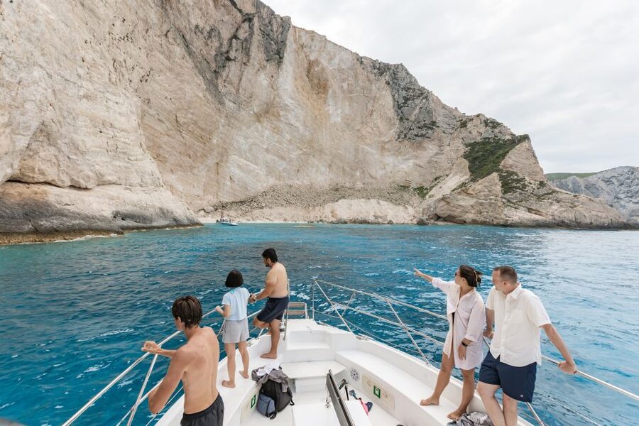 Porto Vromi: Shipwreck, Caves, & White Beach Swimming Cruise - Boat comfort, crew, and the pace of the ride