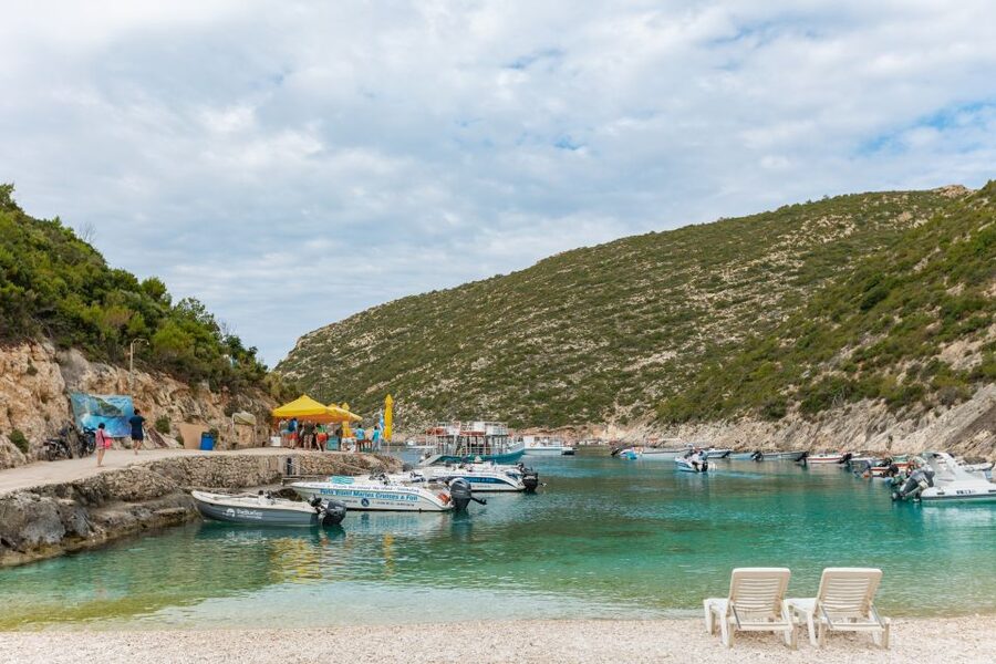 Porto Vromi: Shipwreck, Caves, & White Beach Swimming Cruise - Who should book this Porto Vromi cruise?