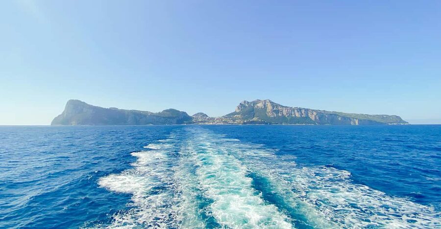 Positano: Capri and Blue Grotto Shared Boat Tour with Drinks - Swimming in the Tyrrhenian Sea