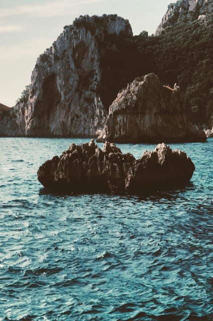 Positano: Capri and Blue Grotto Shared Boat Tour with Drinks - Pickup and return details in Positano