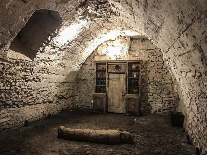 Prague: Oldtown, Medieval Underground & Dungeon History Tour - Old Town streets before the descent