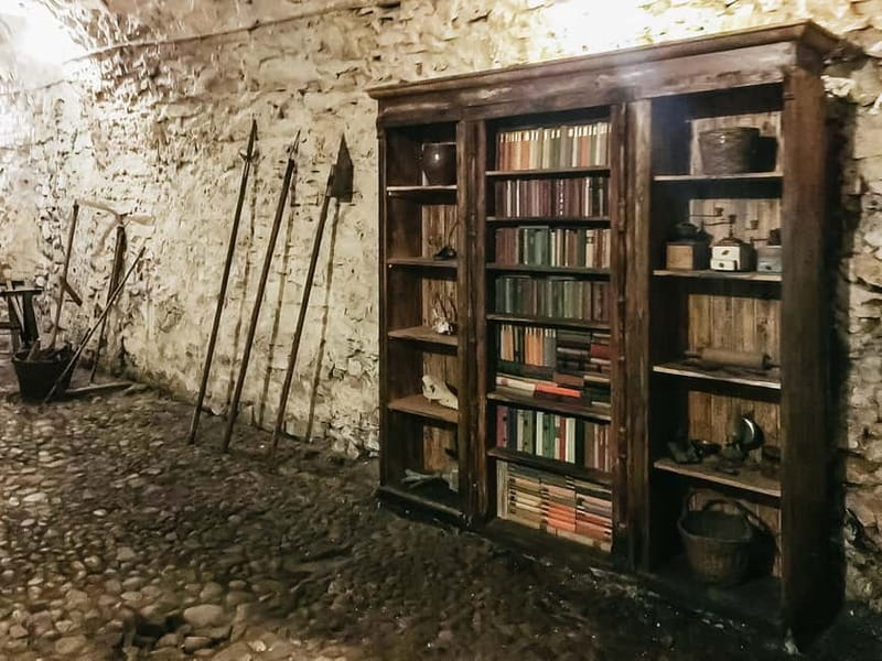 Prague: Oldtown, Medieval Underground & Dungeon History Tour - The alchemy laboratory and the Golem legend