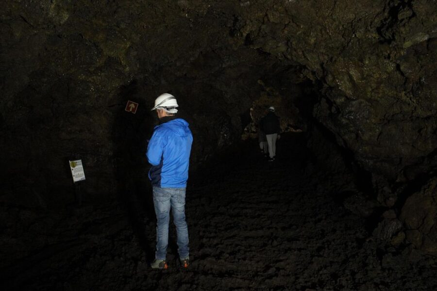 Private Caves tour with a Geologist - Furnas do Enxofre: steam, soil, and living geology