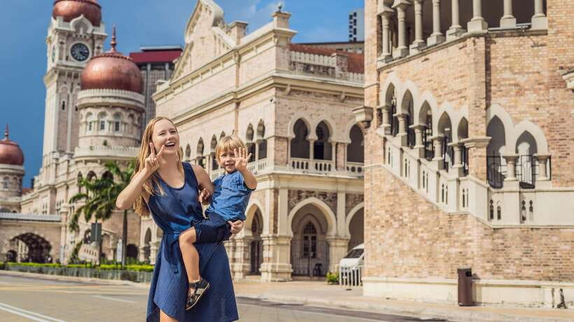 Private KL City Tour with Petronas Twin Towers & Batu Caves - Istana Negara and the royal view