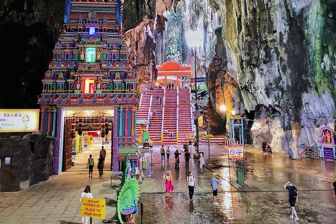Private Tour Kuala Lumpur with Petronas Twin Towers Observation Deck & Batu Cave - Chinatown and Central Market for a more local city feel