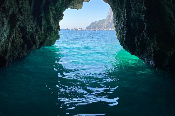 Private Tour of the Island of Capri by Boat and Visit to the Caves - Key points to know before you book